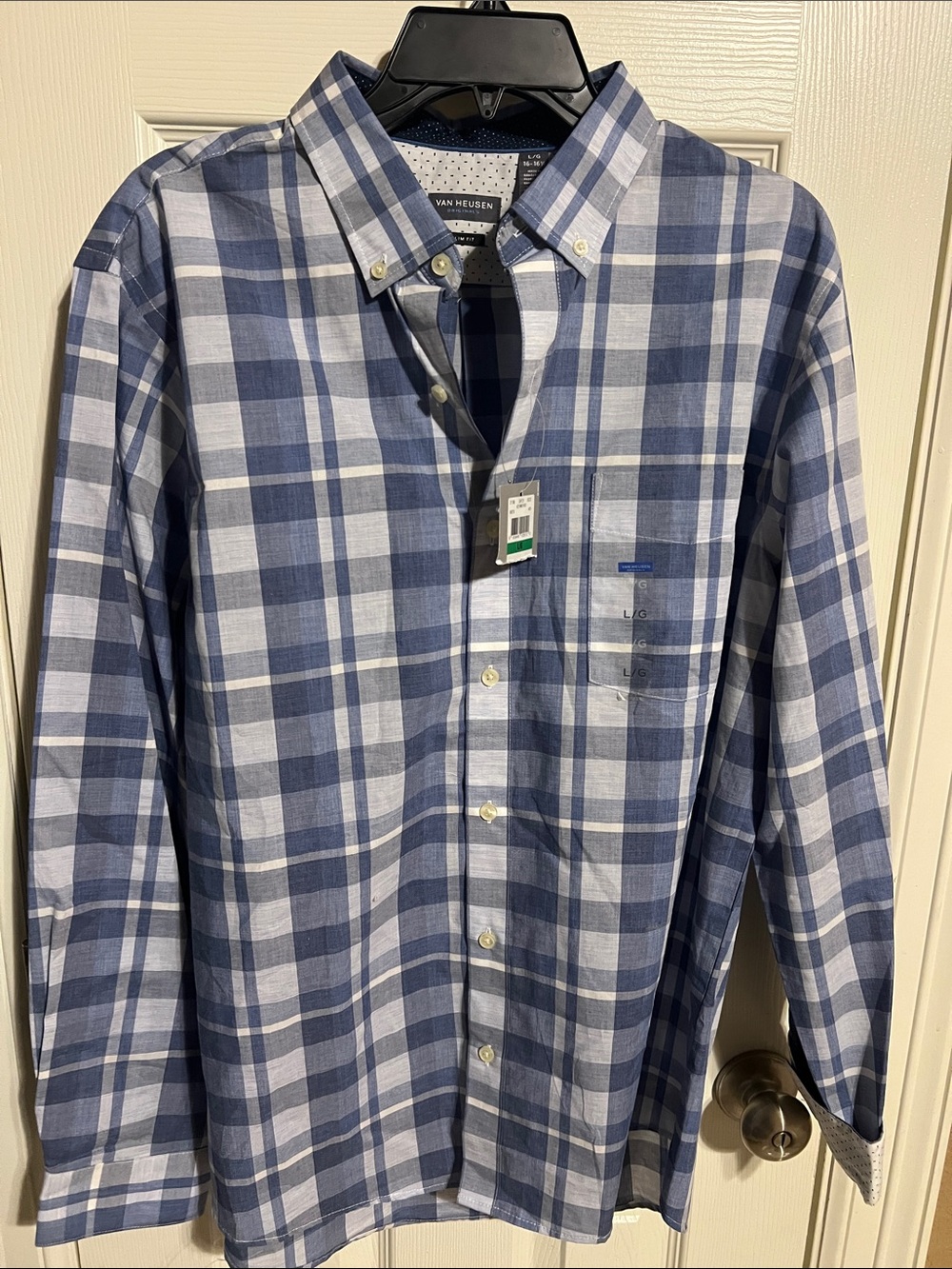 Van Heusen Men’s Navy and Light Blue Plaid Button-Down Shirt - Large